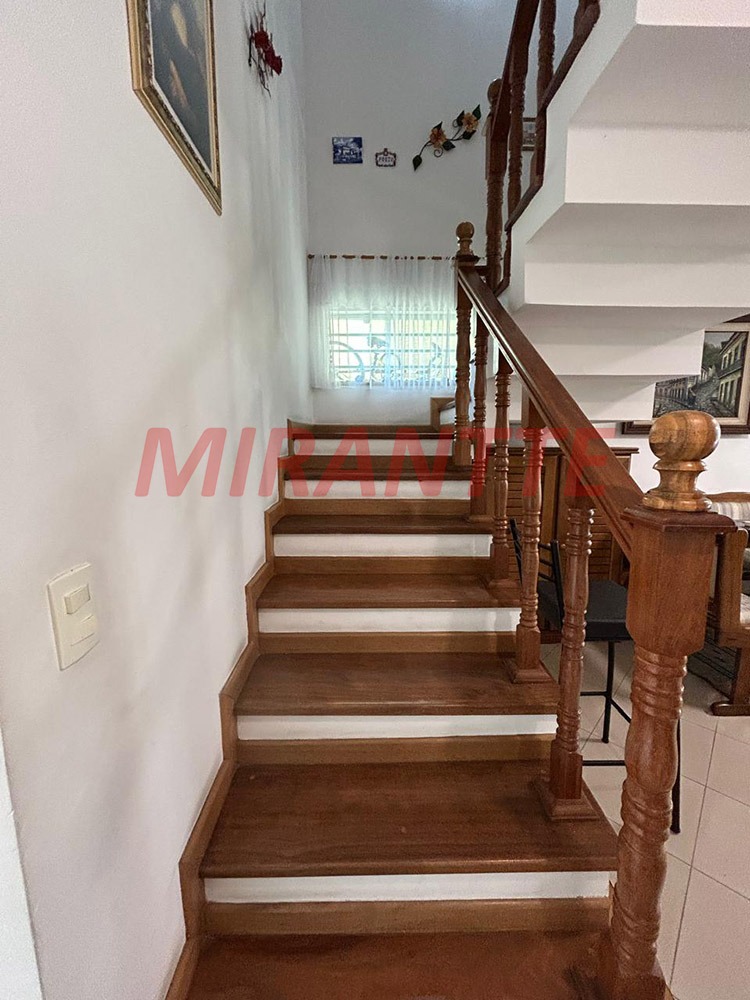 Sobrado de 174m² com 3 quartos em Santa Teresinha