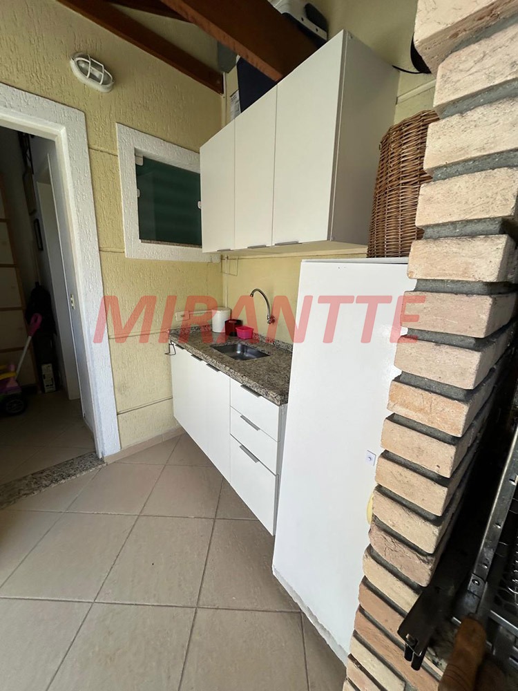 Sobrado de 174m² com 3 quartos em Santa Teresinha