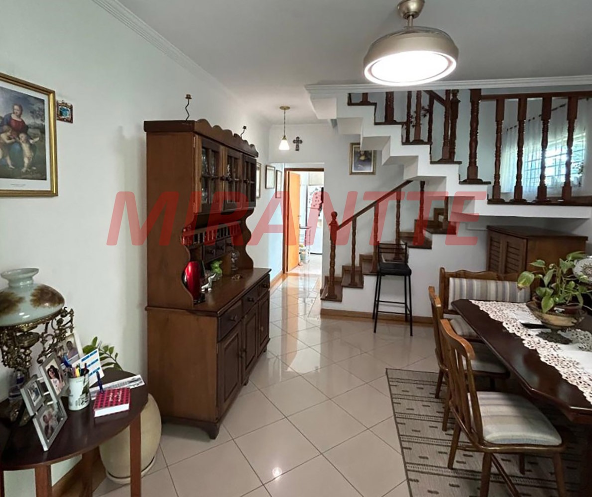 Sobrado de 174m² com 3 quartos em Santa Teresinha