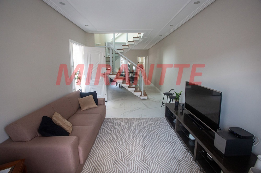 Sobrado de 234m² com 3 quartos em Parada Inglesa