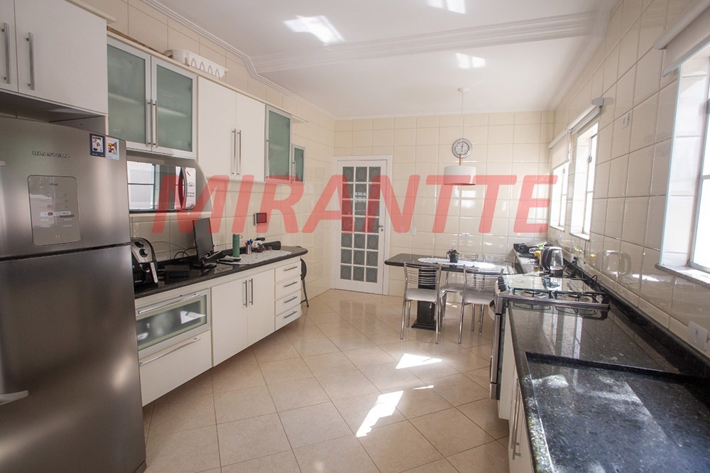 Sobrado de 234m² com 3 quartos em Parada Inglesa