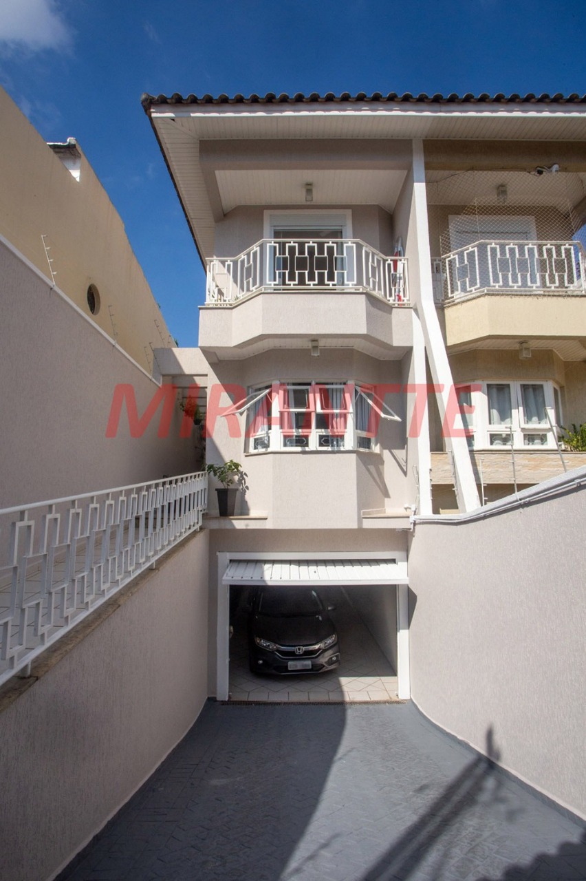 Sobrado de 234m² com 3 quartos em Parada Inglesa