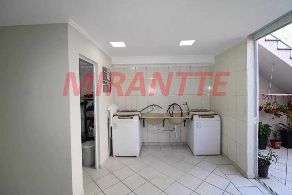 Sobrado de 234m² com 3 quartos em Parada Inglesa
