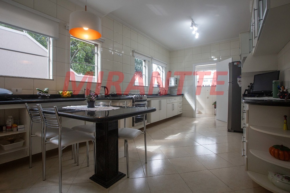 Sobrado de 234m² com 3 quartos em Parada Inglesa