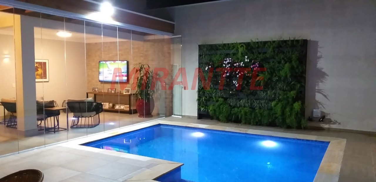 Cond. fechado de 300m² com 4 quartos em Engordadouro