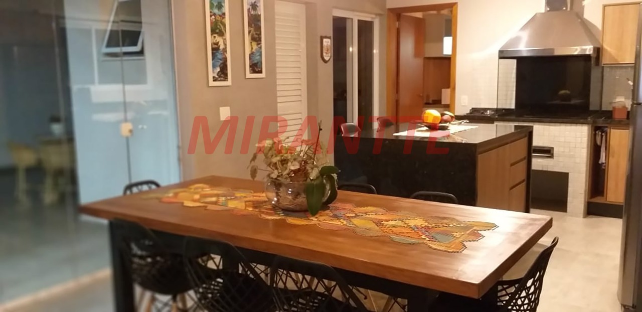 Cond. fechado de 300m² com 4 quartos em Engordadouro