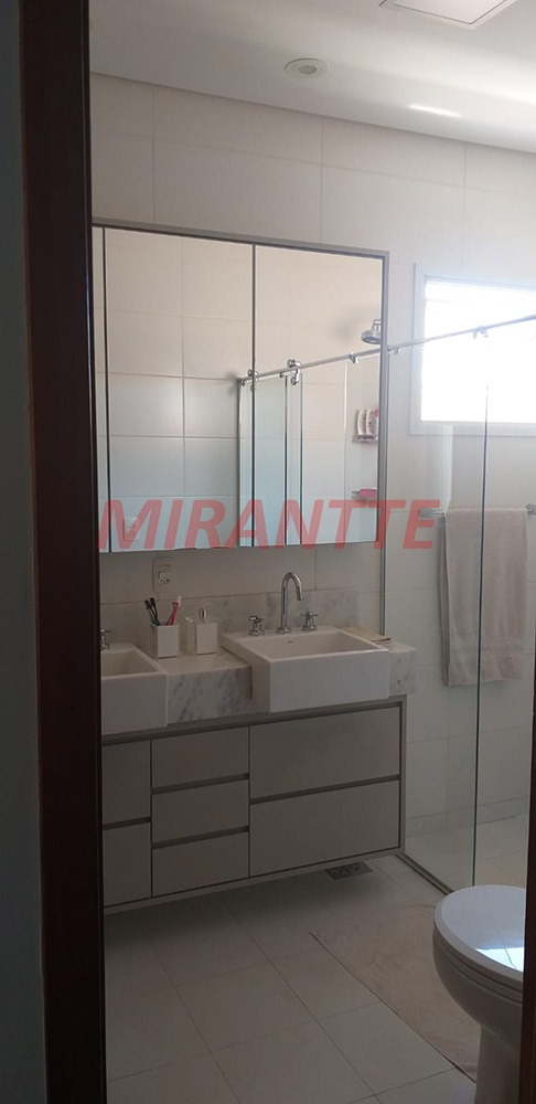 Cond. fechado de 300m² com 4 quartos em Engordadouro