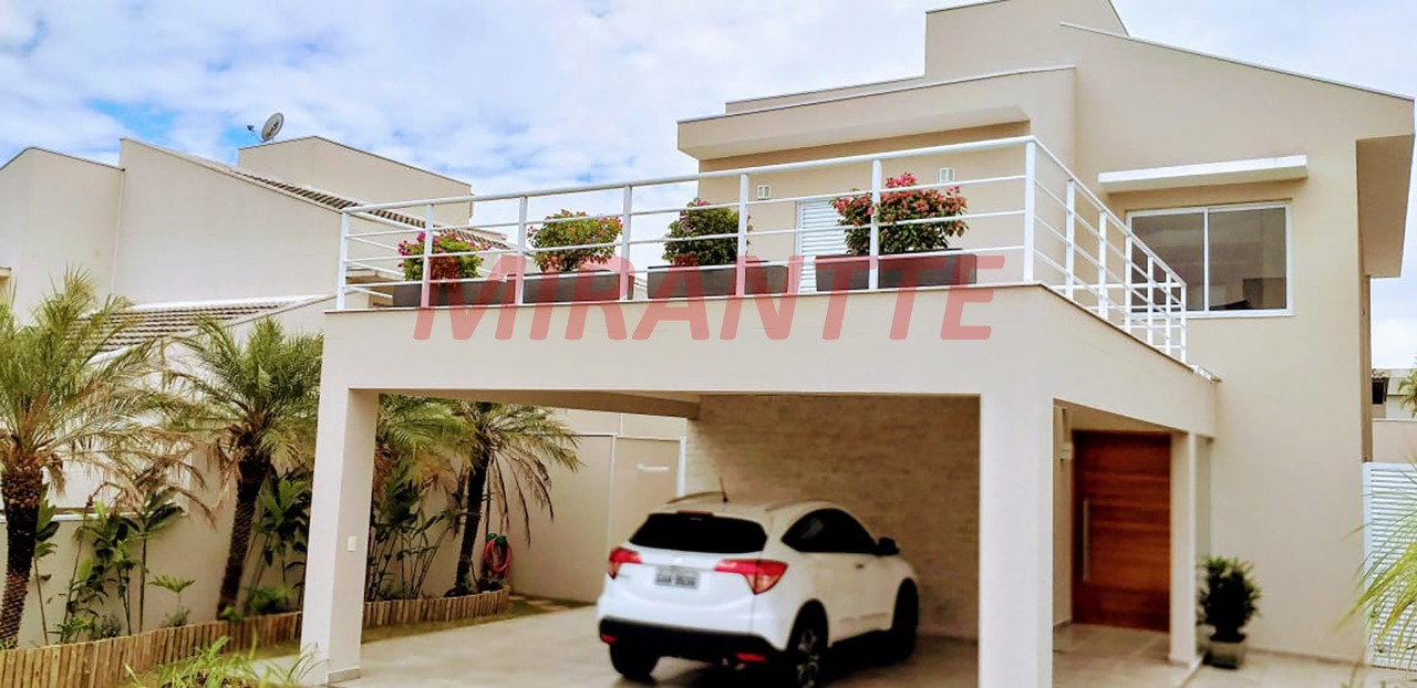 Cond. fechado de 300m² com 4 quartos em Engordadouro