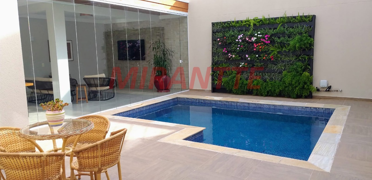 Cond. fechado de 300m² com 4 quartos em Engordadouro
