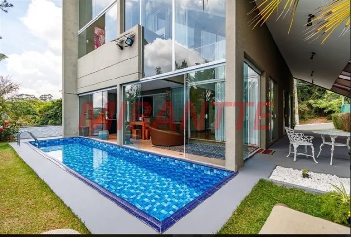 Sobrado de 268m² com 3 quartos em Quintas do Ingaí