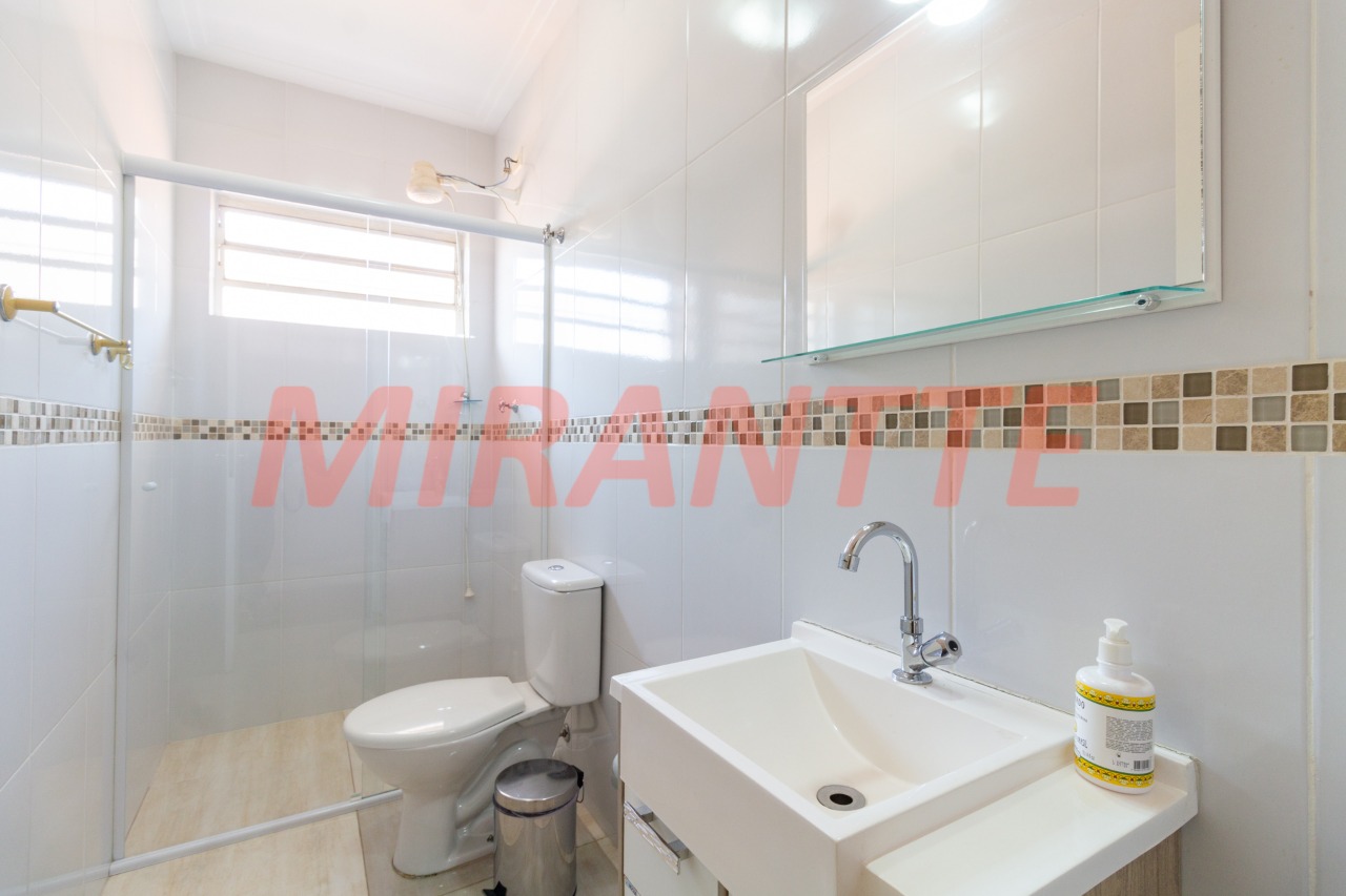 Sobrado de 176m² com 3 quartos em Água Fria