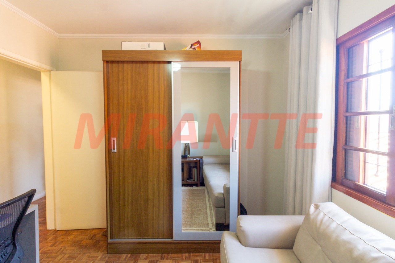 Sobrado de 176m² com 3 quartos em Água Fria