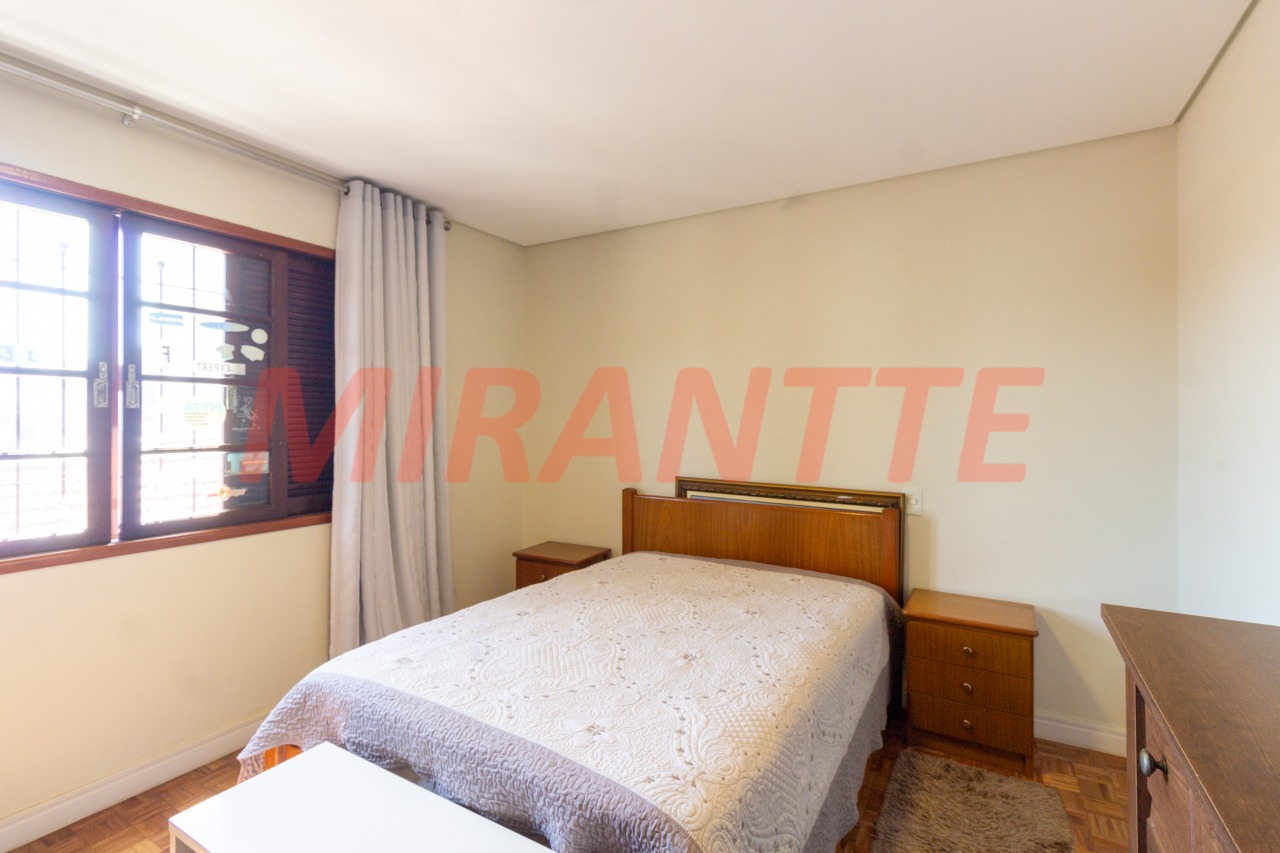 Sobrado de 176m² com 3 quartos em Água Fria