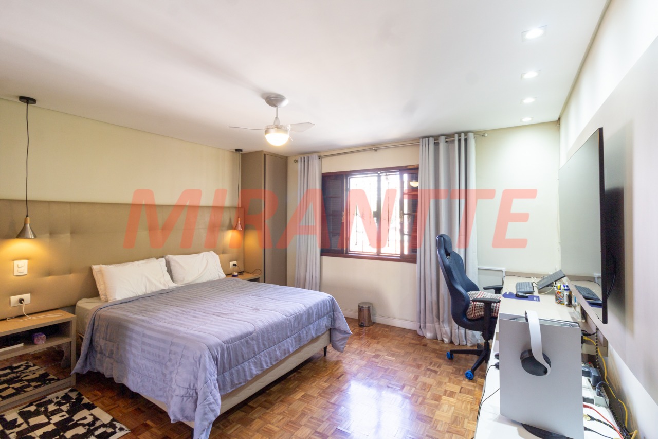 Sobrado de 176m² com 3 quartos em Água Fria