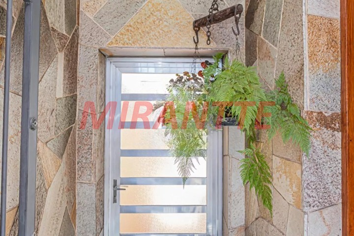 Sobrado de 197m² com 3 quartos em Limão