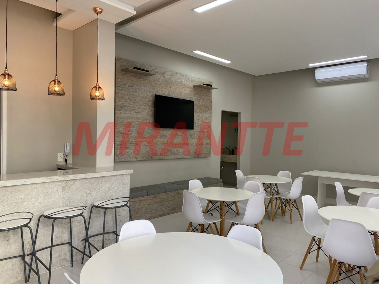 Apartamento de 64m² com 2 quartos em Santana