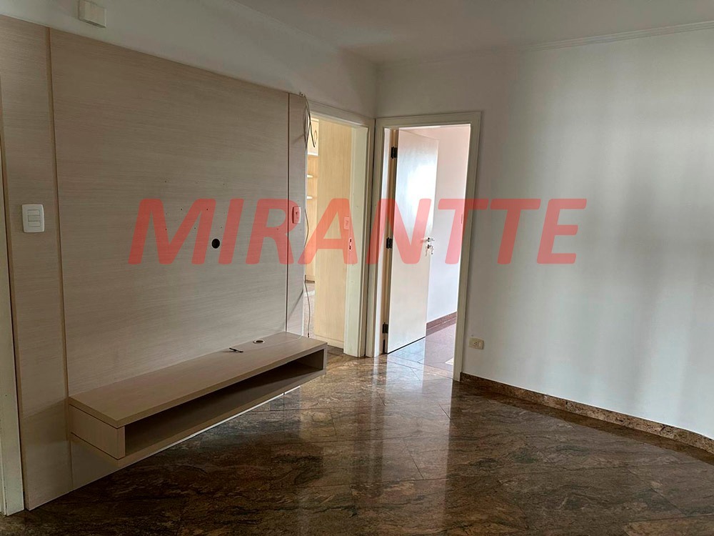 Apartamento de 240m² com 4 quartos em Água Fria