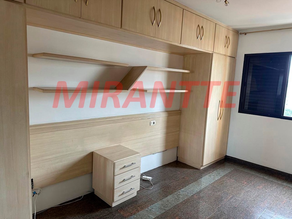 Apartamento de 240m² com 4 quartos em Água Fria