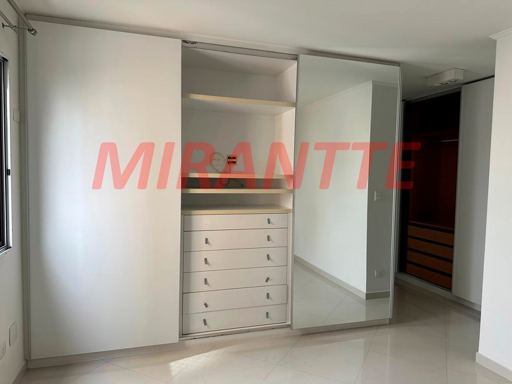 Apartamento de 240m² com 4 quartos em Água Fria