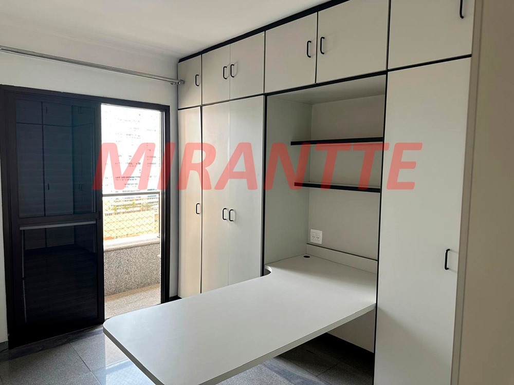 Apartamento de 240m² com 4 quartos em Água Fria