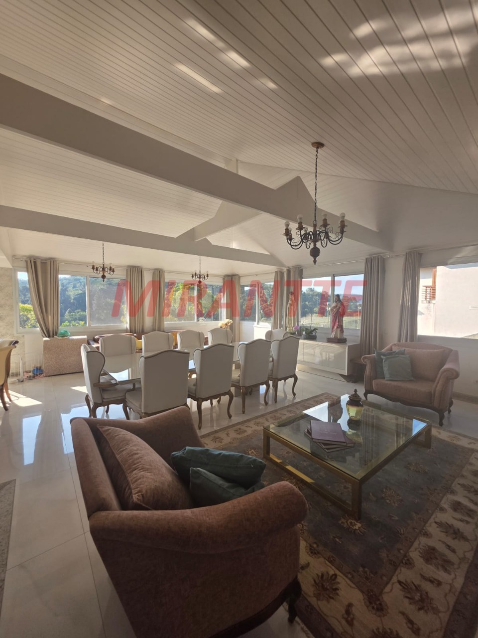 Cond. fechado de 369.84m² com 5 quartos em Roseira