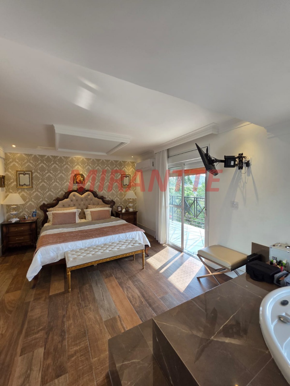 Cond. fechado de 369.84m² com 5 quartos em Roseira