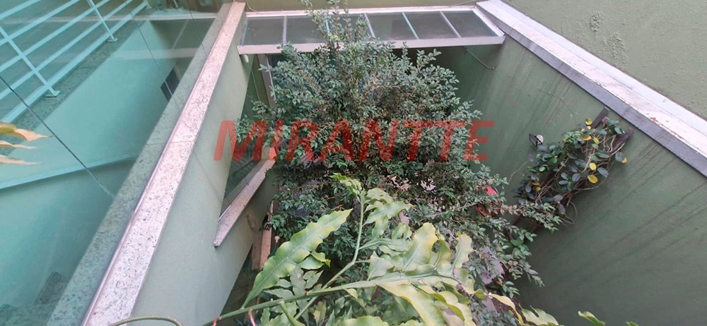 Sobrado de 220m² com 5 quartos em Santana
