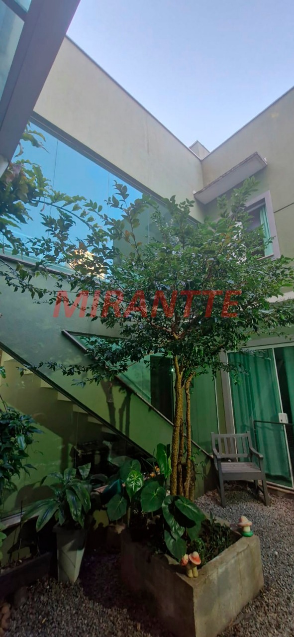 Sobrado de 220m² com 5 quartos em Santana