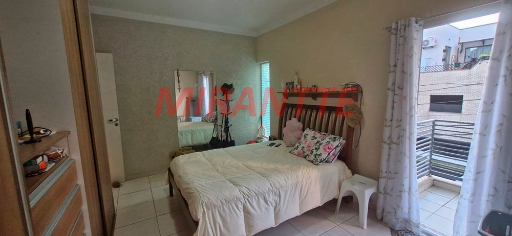 Sobrado de 220m² com 5 quartos em Santana