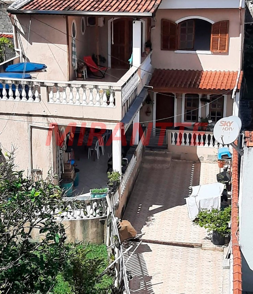 Sobrado de 145m² com 4 quartos em Vila Mazzei