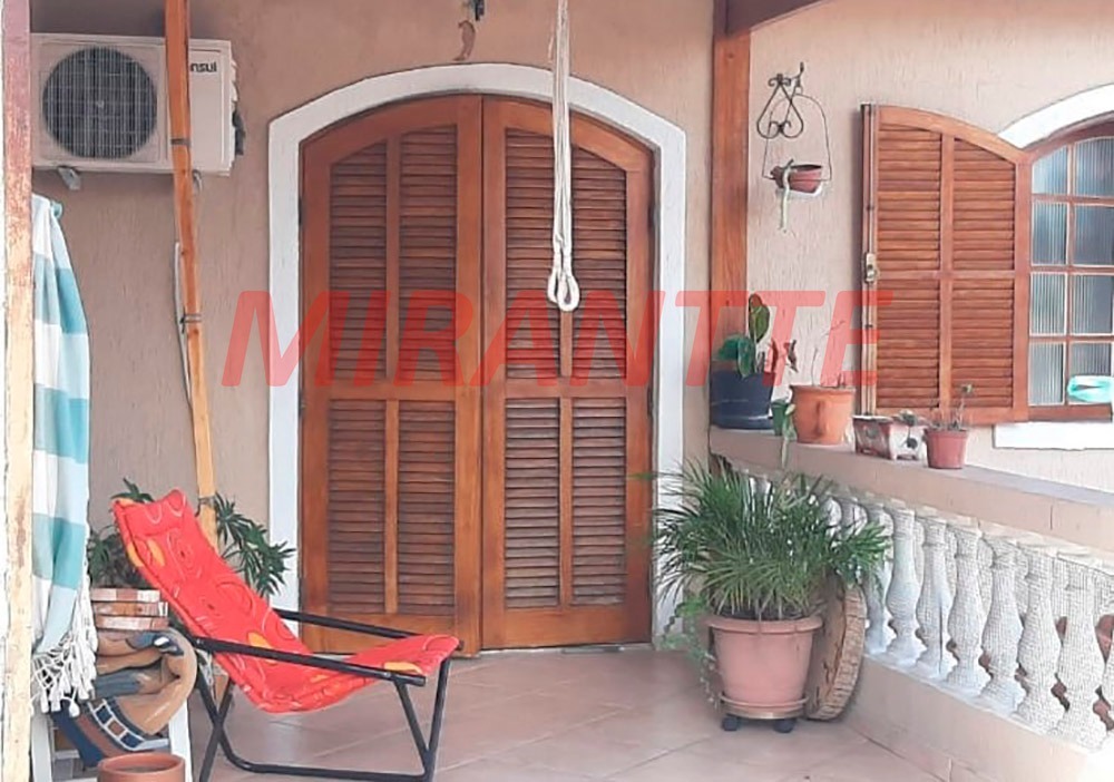 Sobrado de 145m² com 4 quartos em Vila Mazzei