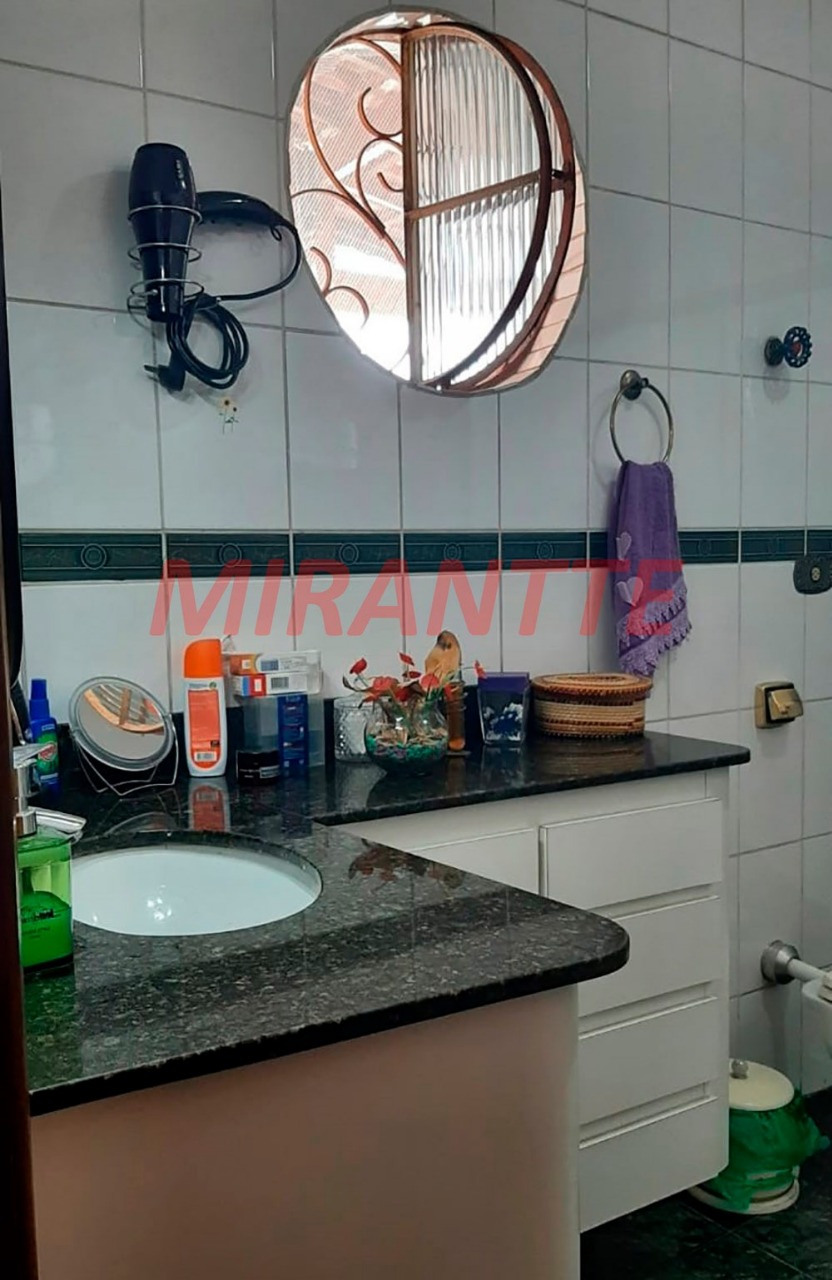 Sobrado de 145m² com 4 quartos em Vila Mazzei