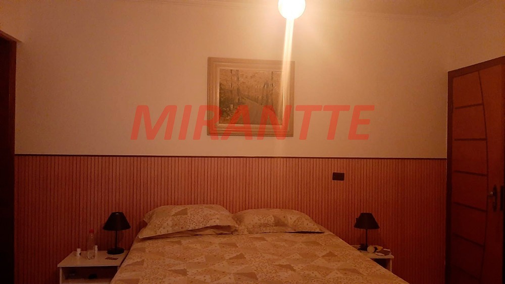 Sobrado de 145m² com 4 quartos em Vila Mazzei