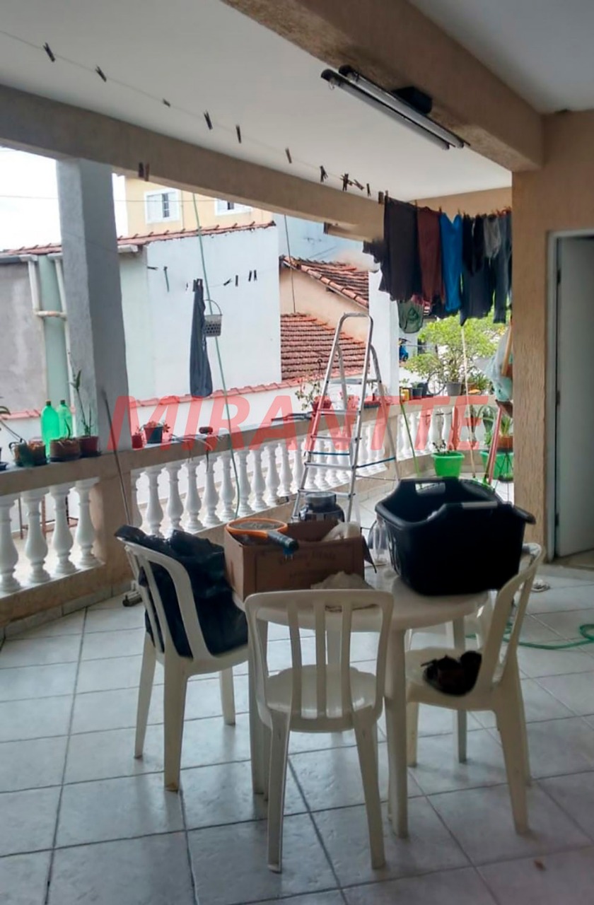 Sobrado de 145m² com 4 quartos em Vila Mazzei