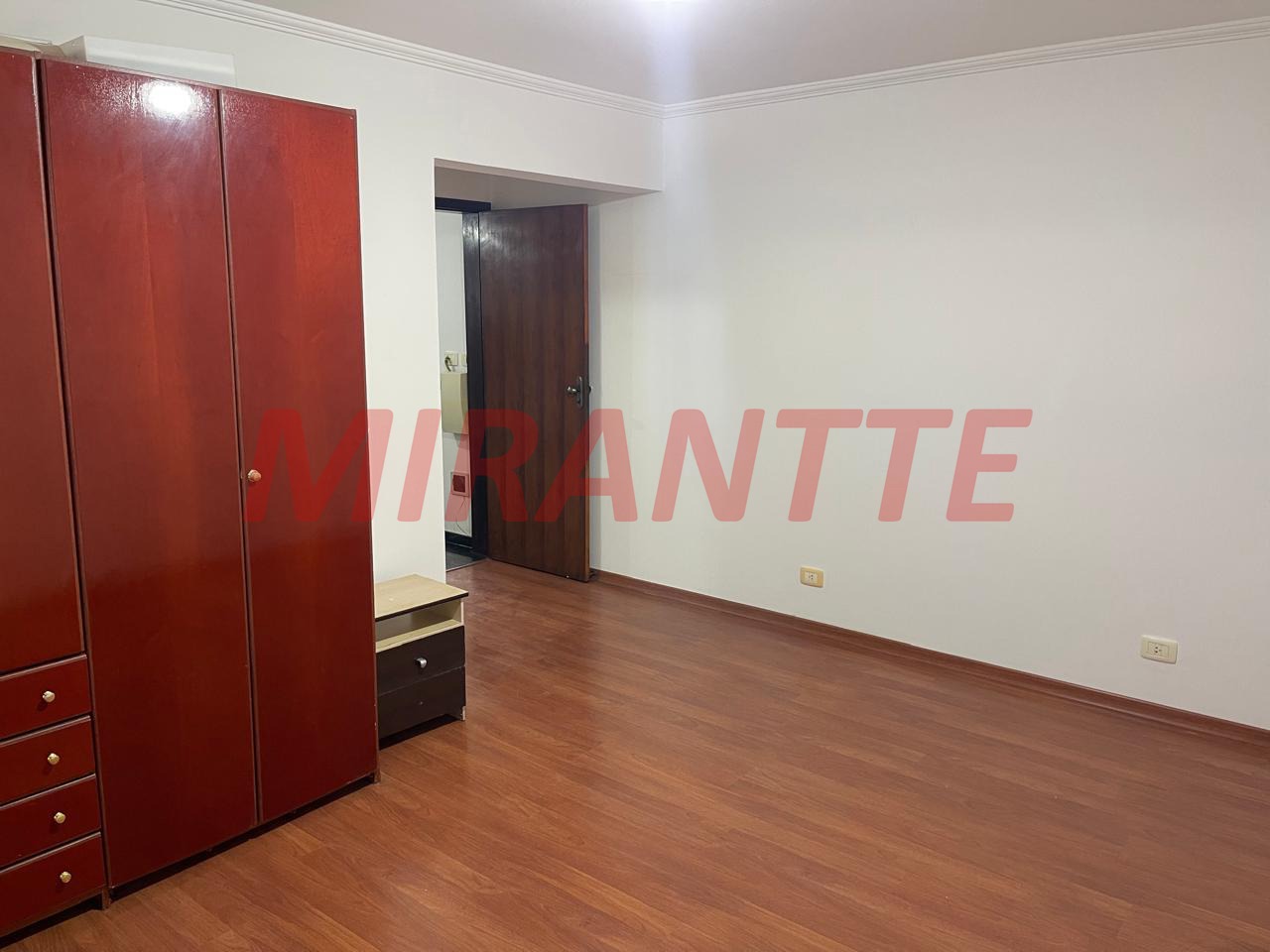 Cond. fechado de 450m² com 5 quartos em Colinas do Paratehy