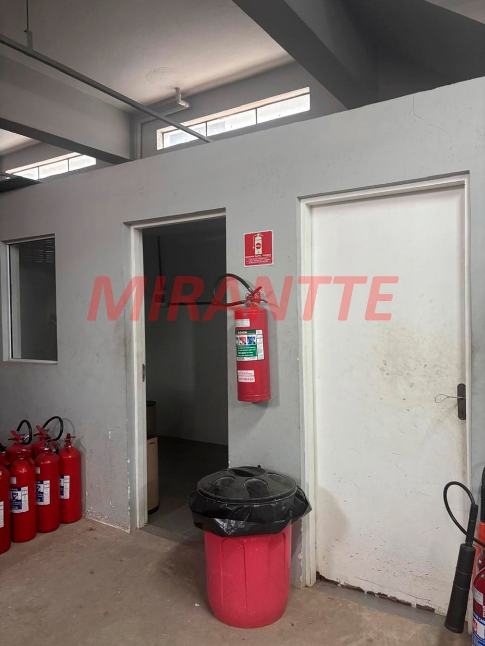 Galpao de 348m² em Parque Novo Mundo