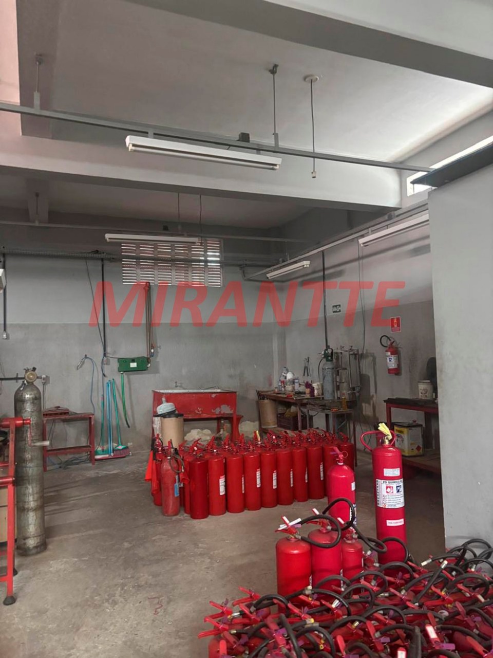 Galpao de 348m² em Parque Novo Mundo