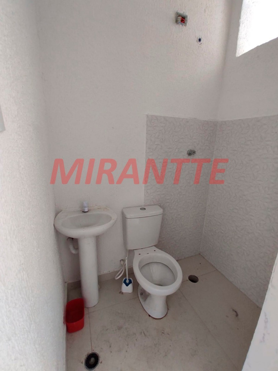 Cond. fechado de 27m² com 1 quartos em Imirim