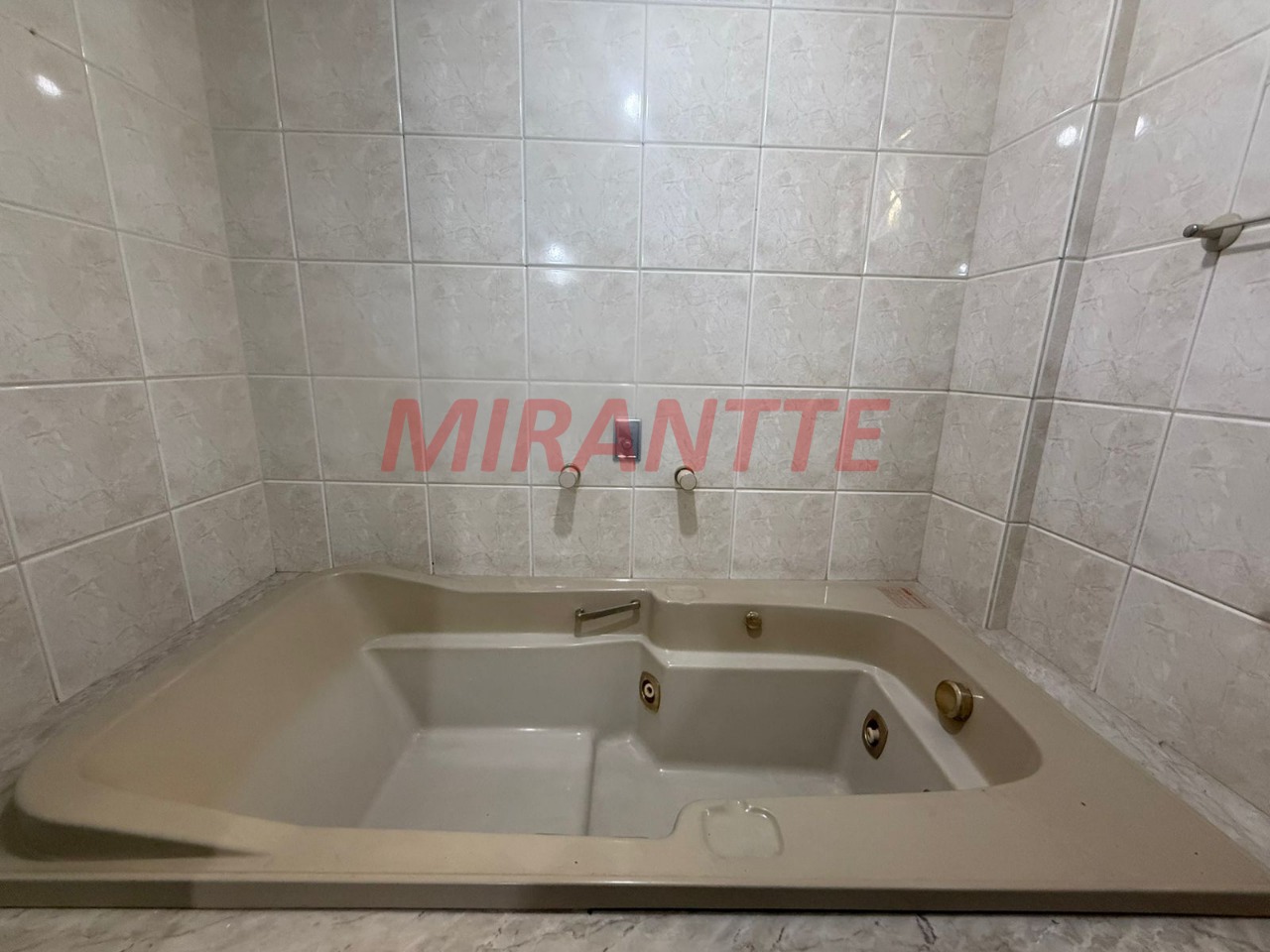 Apartamento de 70m² com 2 quartos em Água Fria