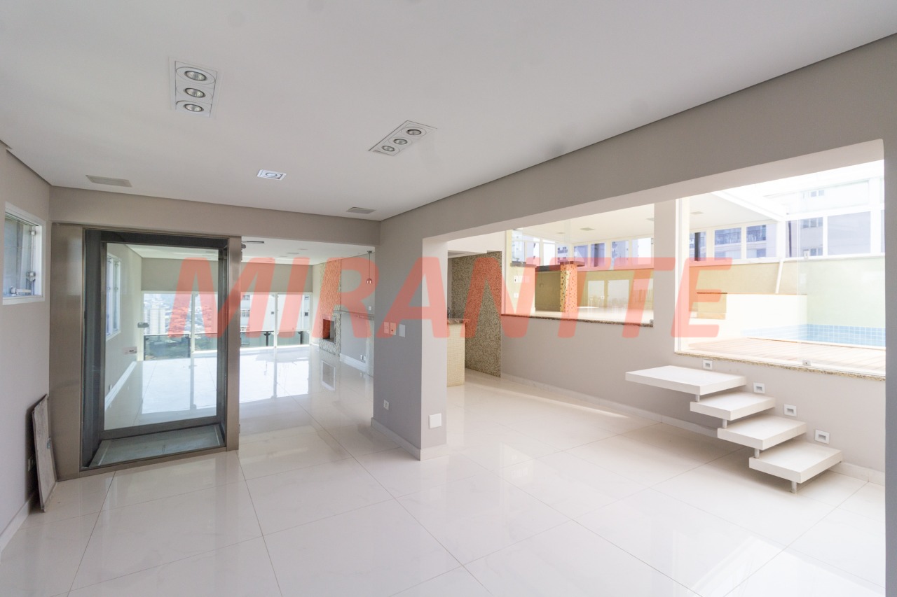 Cobertura de 387m² com 5 quartos em Água Fria