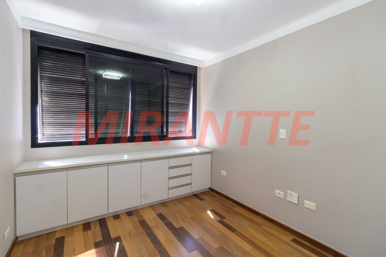 Cobertura de 387m² com 5 quartos em Água Fria