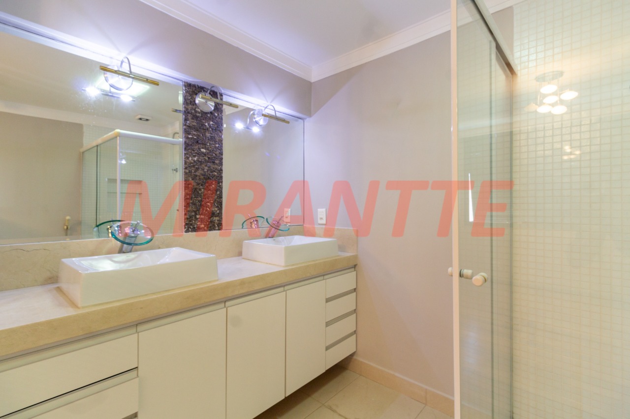 Cobertura de 387m² com 5 quartos em Água Fria