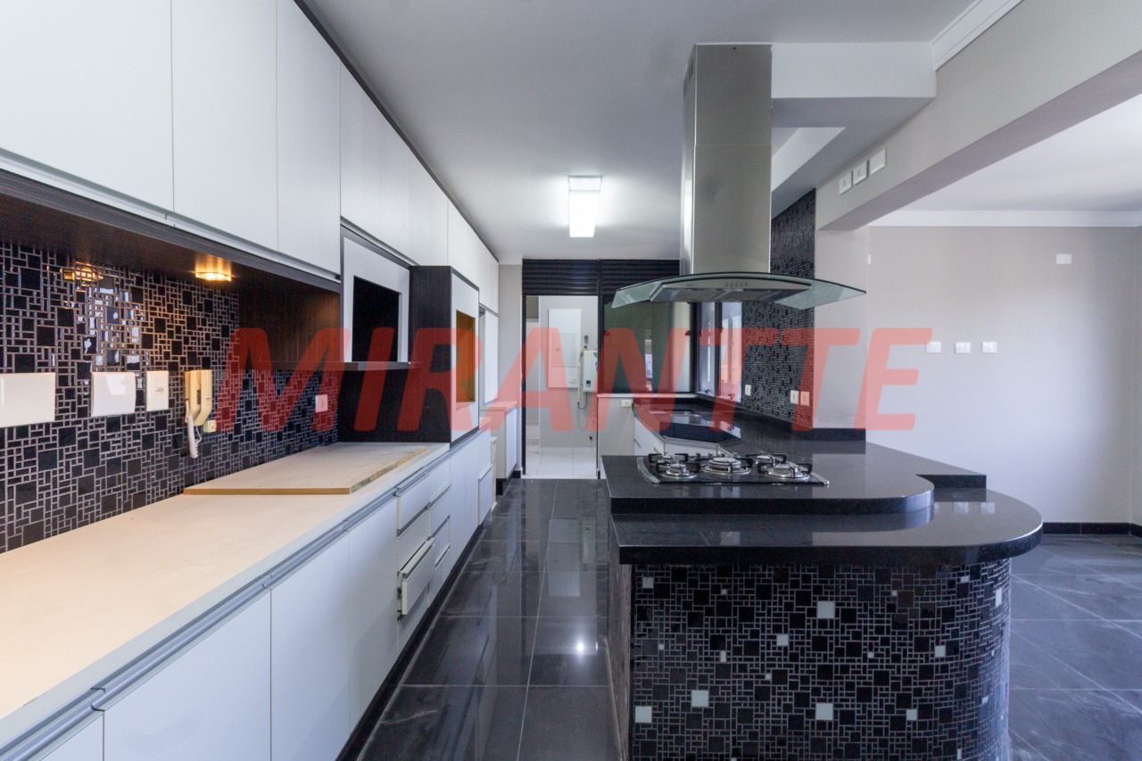Cobertura de 387m² com 5 quartos em Água Fria