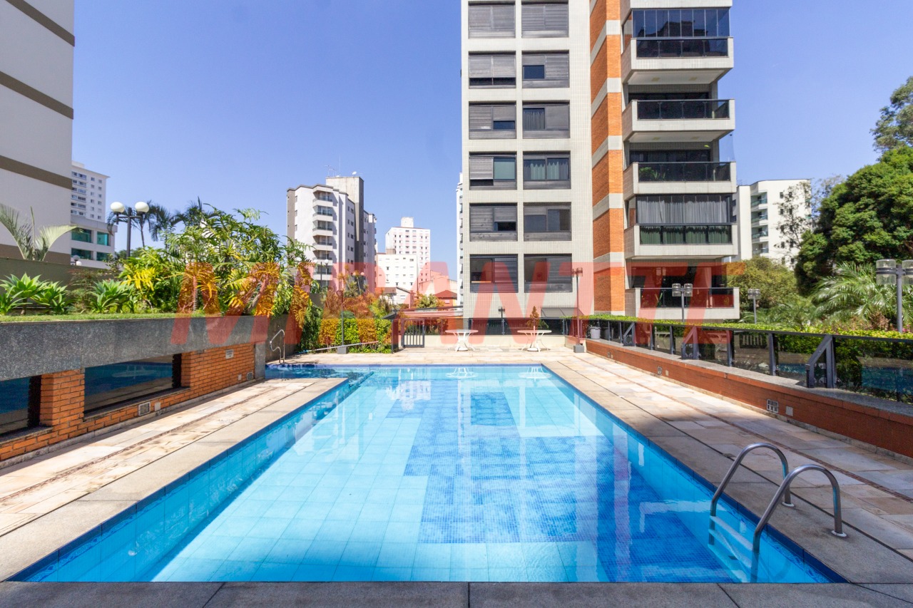 Cobertura de 387m² com 5 quartos em Água Fria