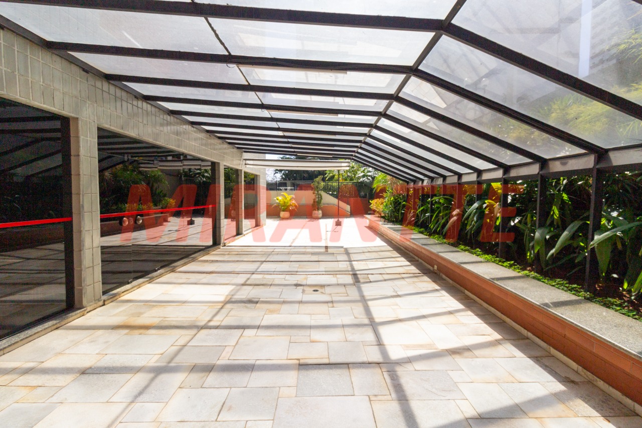 Cobertura de 387m² com 5 quartos em Água Fria