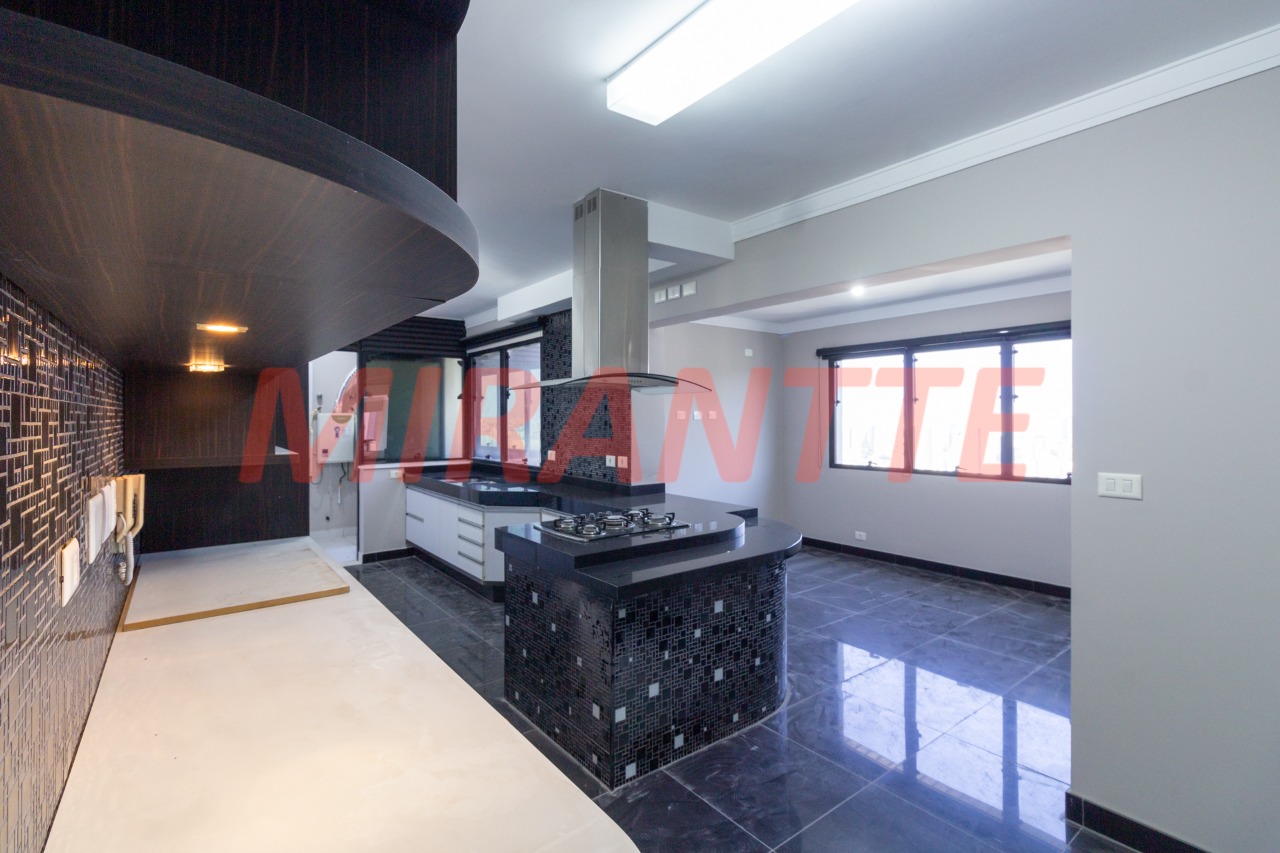 Cobertura de 387m² com 5 quartos em Água Fria