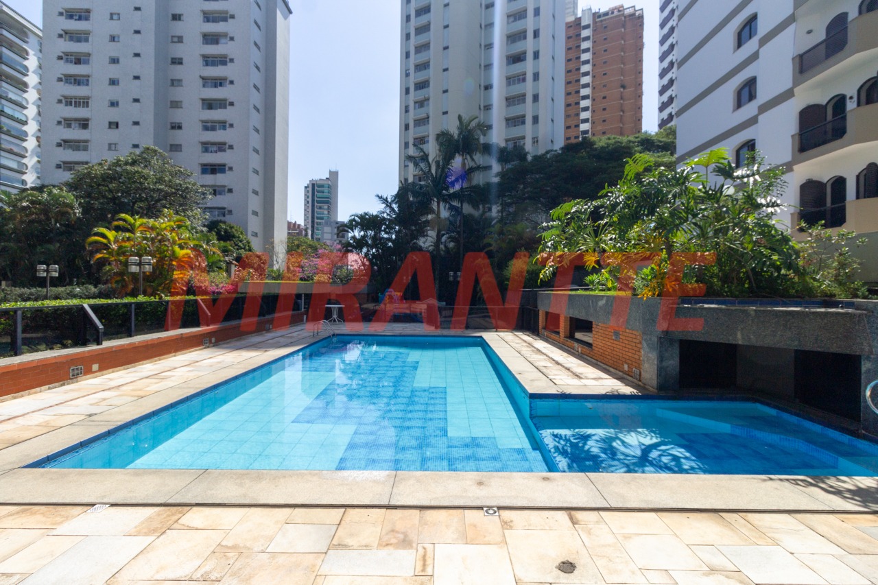 Cobertura de 387m² com 5 quartos em Água Fria