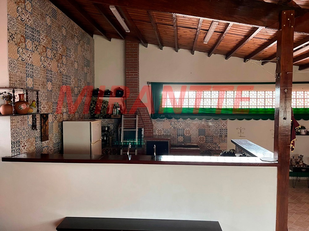 Sobrado de 247m² com 3 quartos em Bortolândia