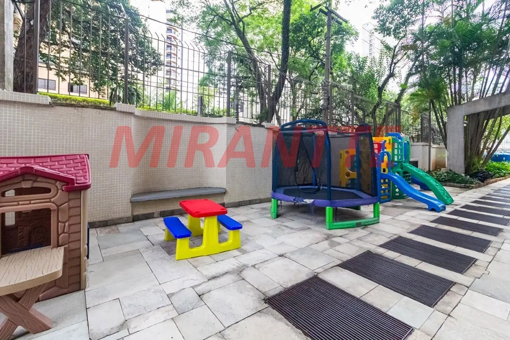 Apartamento de 267m² com 4 quartos em Moema