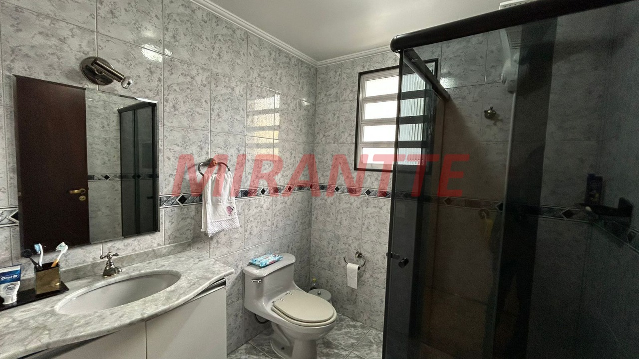 Sobrado de 260m² com 4 quartos em Jardim das Laranjeiras